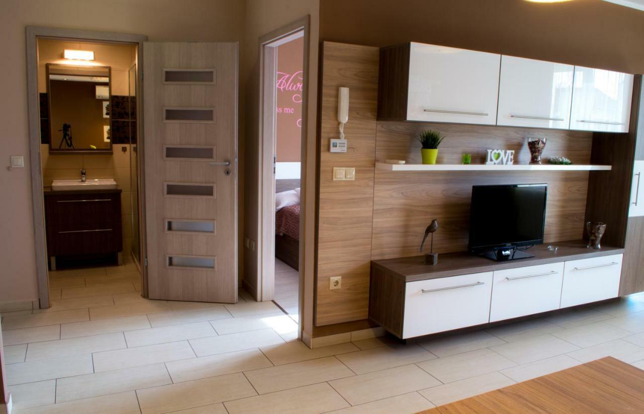 Platina Apartman Sarvar Exterior foto