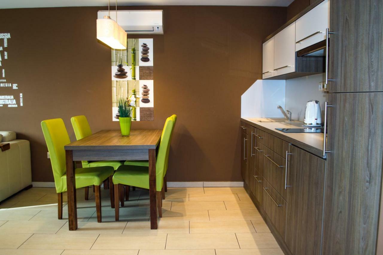 Platina Apartman Sarvar Exterior foto