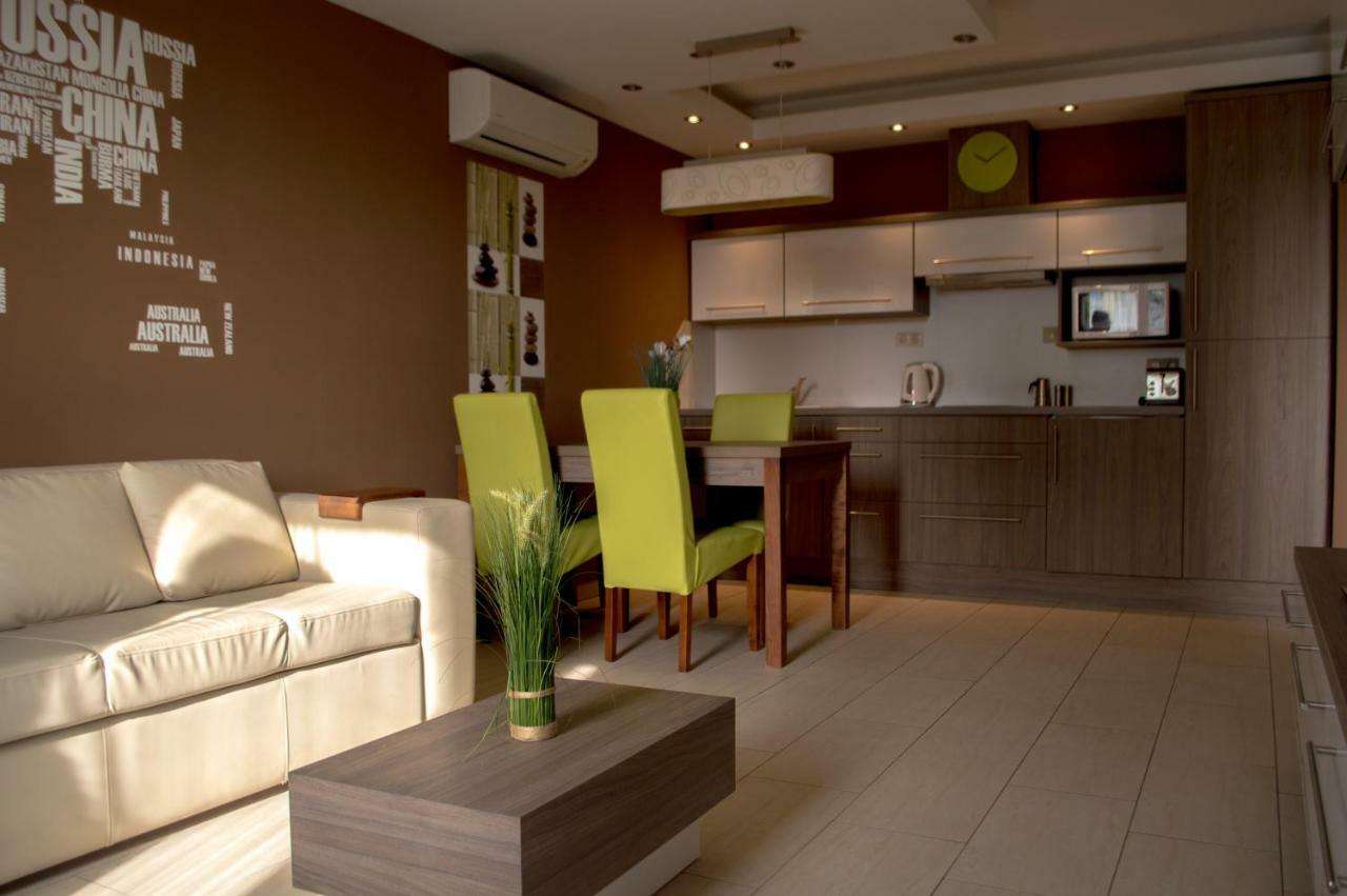 Platina Apartman Sarvar Exterior foto