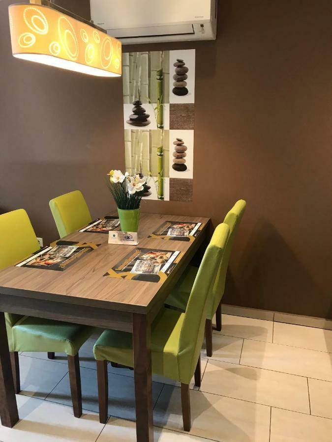 Platina Apartman Sarvar Exterior foto